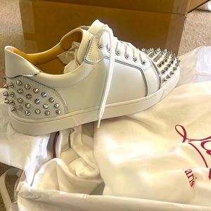 38 Women’s Spike Sneaker